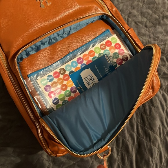 NIB! Young Living Backpack & Oil Set 🌱 - Picture 4 of 16